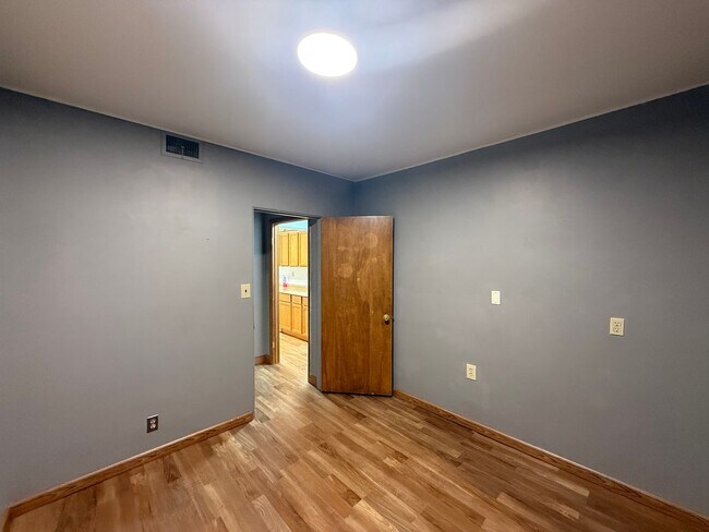 Building Photo - 900 N St