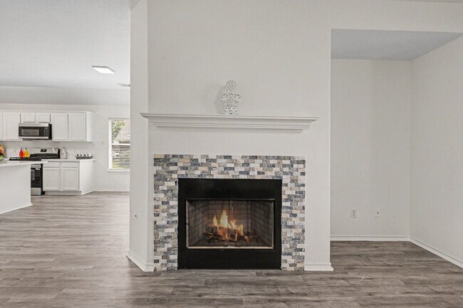 Building Photo - 18314 Manorcliff Ln