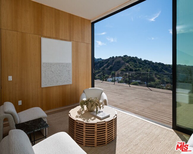 Building Photo - 3699 Alta Mesa Dr