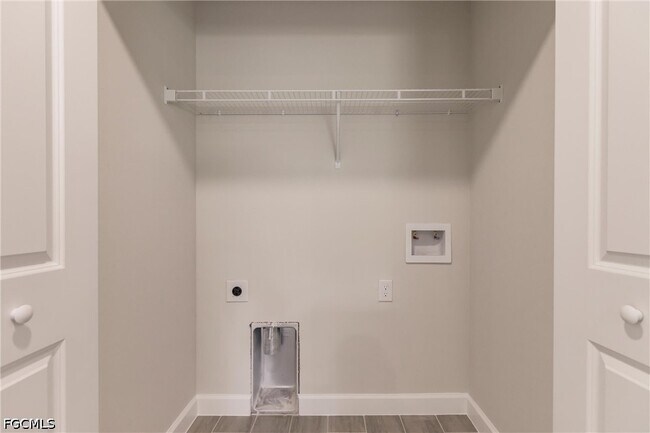 Building Photo - 4780 15th St SW