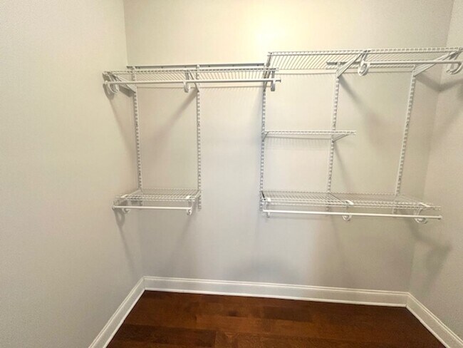 Building Photo - $250 off-MOVE IN SPECIAL!!