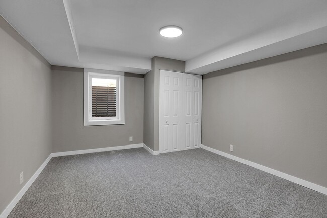 Building Photo - 4 bedroom, 2 bath Home in Golden