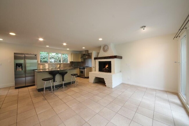 Building Photo - 122 Baltimore Ave