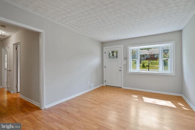 Building Photo - 7421 Nigh Rd