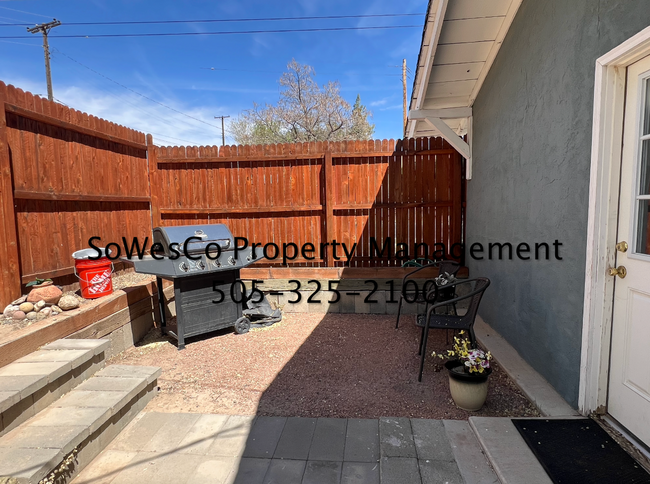 Building Photo - Single Family Two Bedroom Home