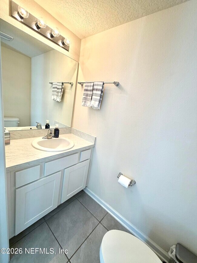 Building Photo - 845 Observatory Pkwy