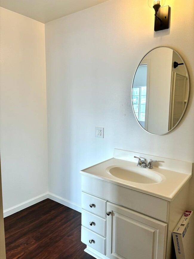 Building Photo - Rent Now at 12ths st