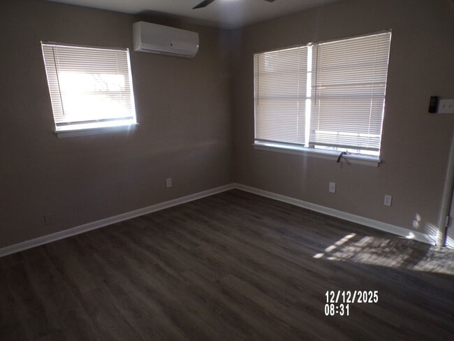 Building Photo - Great redo