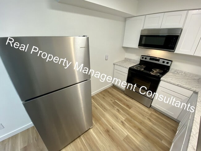 Building Photo - 2203 Mission Rd