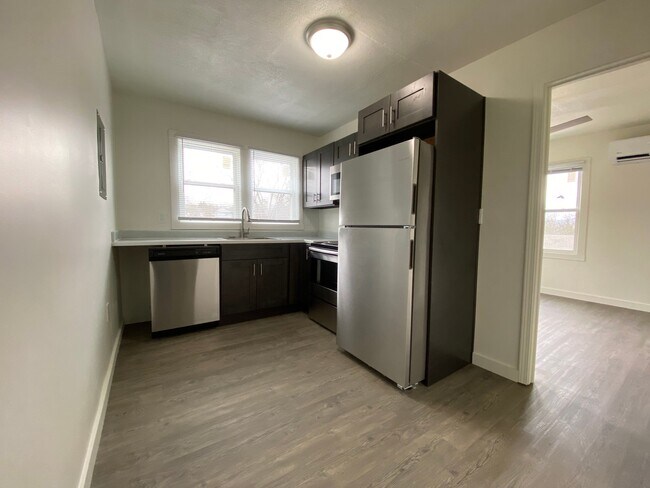 Primary Photo - 213 Carroll Dr