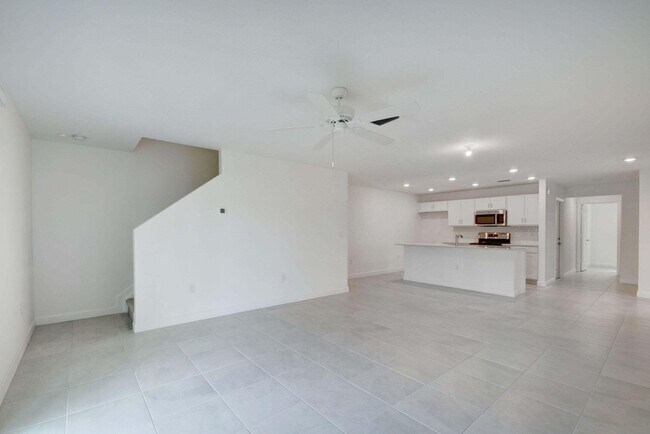 Building Photo - 6773 Broadwater Ln