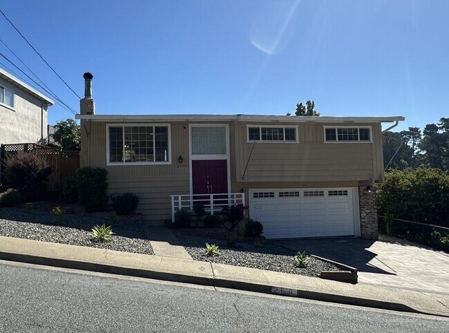 Building Photo - 2350 Rosewood Dr