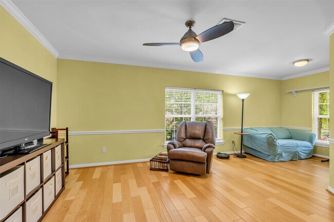 Building Photo - 98 Winding Creek Pl