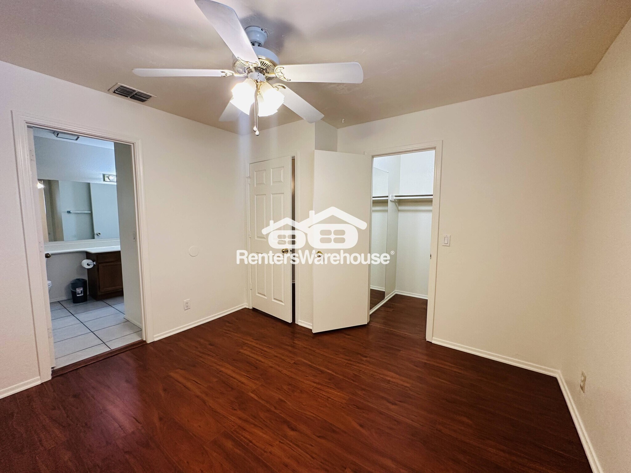 Building Photo - 4102 E Tanglewood Dr
