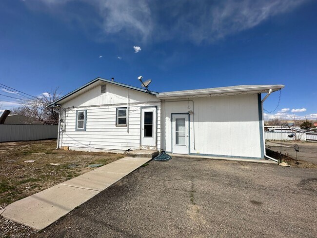 Building Photo - 13A Road 5481