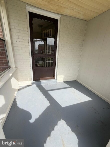 Building Photo - 229 Endsleigh Ave