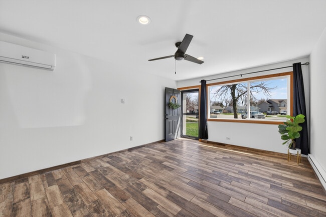 Building Photo - 1140 Ohio Ct