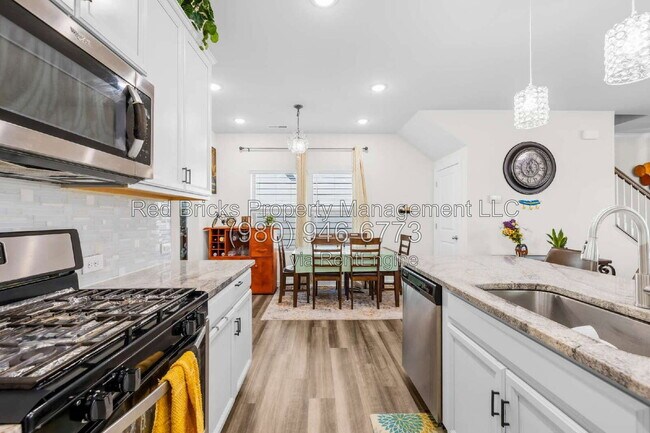 Building Photo - 12216 Stoneybrook Station Pkwy