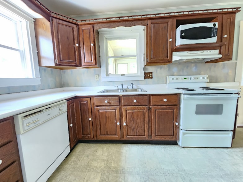 Building Photo - 71 14th St