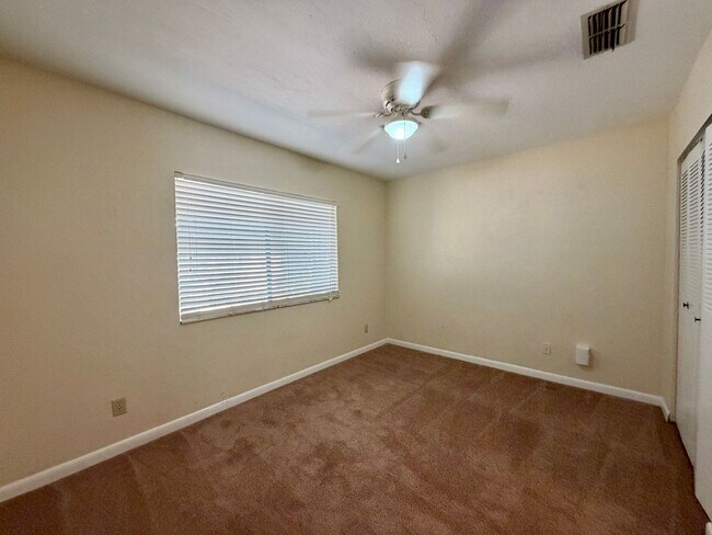 Building Photo - 4411 SW 34th St