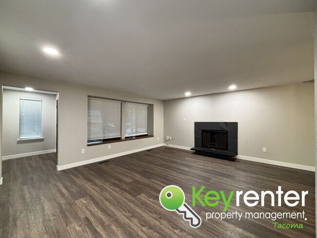 Building Photo - 7920-7922 37th St Ct W