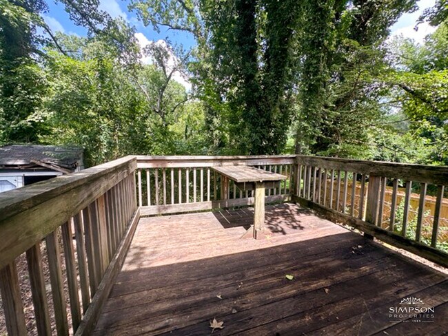 Building Photo - 4210 Welling Ave