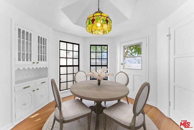 Building Photo - 1328 Sierra Alta Way