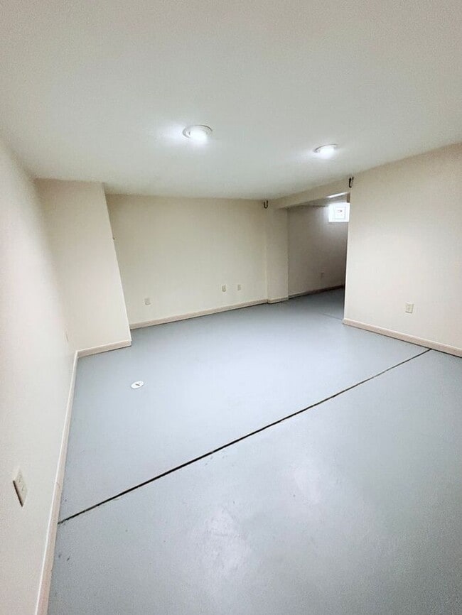 Building Photo - Charming 4 beds 2 baths in Columbus