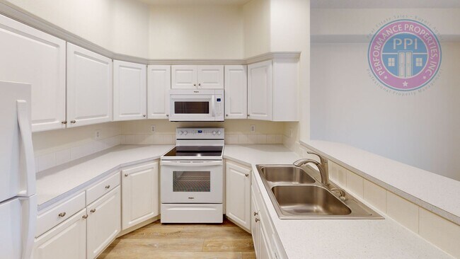 Building Photo - Happy Valley !! Updated Beatiful Townhome!...