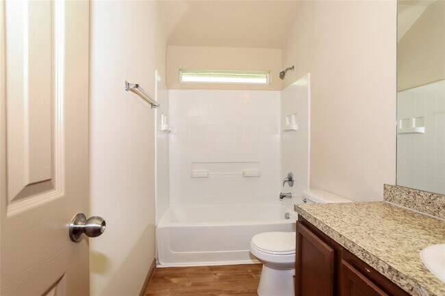 Building Photo - 5843 Kyle Cove Dr