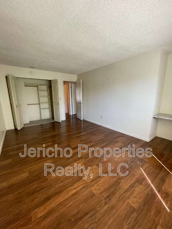 Building Photo - 9274 W Utah Ave