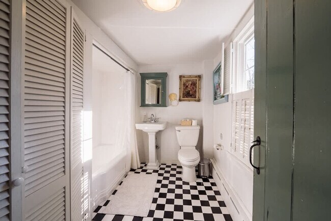 Building Photo - 1357 Canal Rd