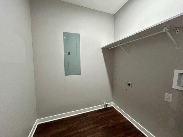 Building Photo - 3 Bedroom 2 Bath Duplex in the Heart of Indianapolis