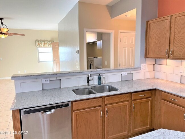 Building Photo - 5579 W Dove Loft Dr