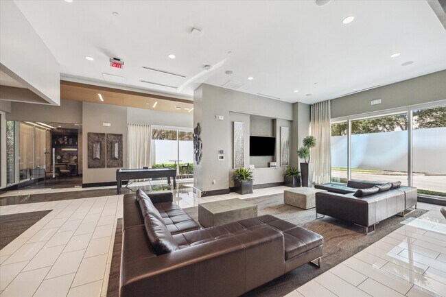 Building Photo - 9870 Gaylord Dr