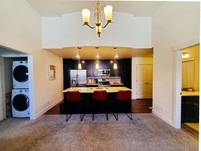 Building Photo - 4672 Hahns Peak Dr