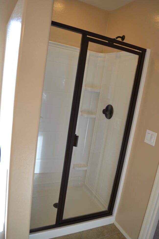 Building Photo - 1715 W Pelican Dr