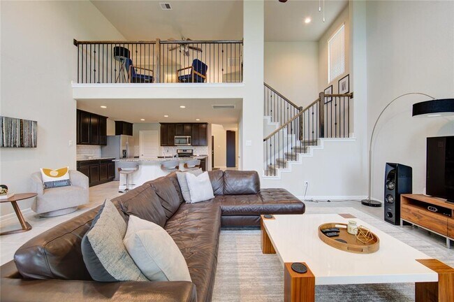 Building Photo - 9623 Japonica Dr
