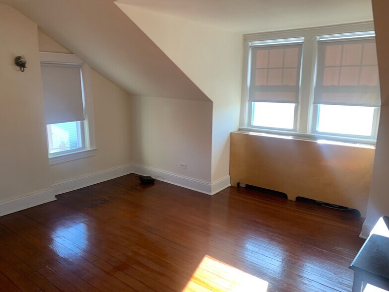 Living Room - 283 Mile Square Rd