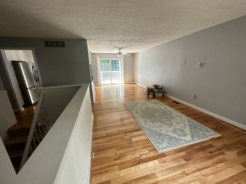 Building Photo - 253 Overleaf Dr