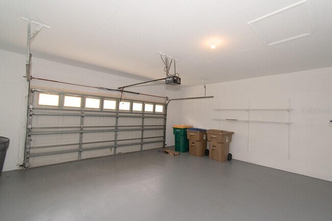 Building Photo - 1707 Golfview Dr