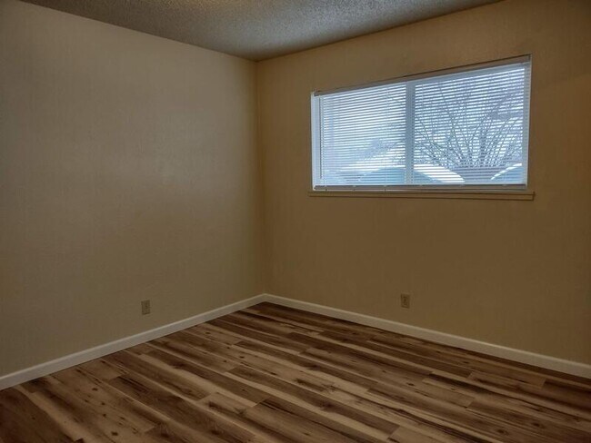 Building Photo - 3050 NE Johnson St