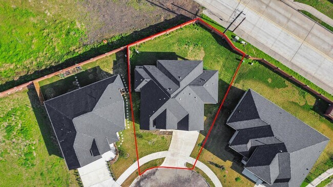 Building Photo - 2003 Marthoman Drive