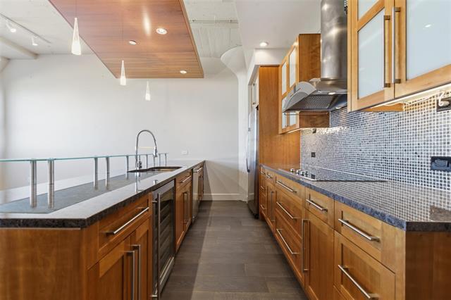 Building Photo - 2600 W 7th St