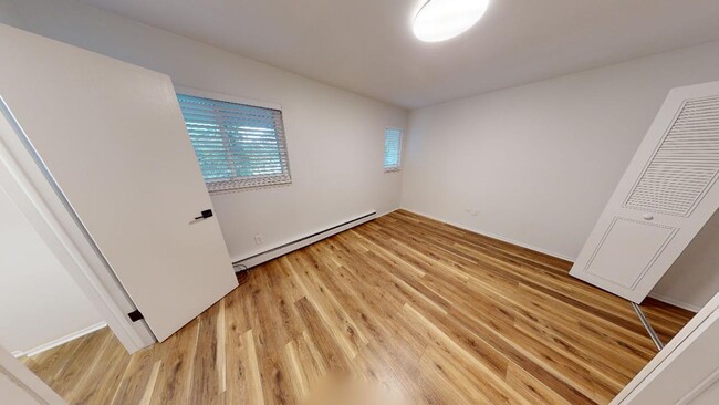 Building Photo - Fully Renovated 1 Bedroom - Triangle Distr...