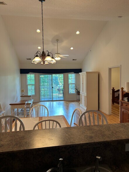 Building Photo - 5822 Longwood Dr