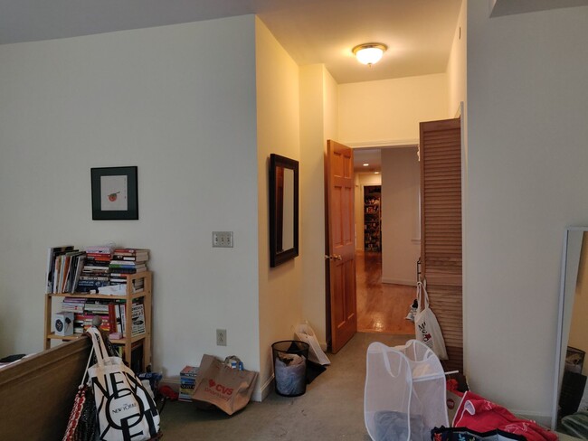 Building Photo - Coolidge Corner Area. In-Unit Washer and D...