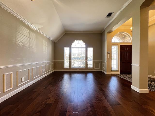 Building Photo - 10401 Forrest Dr