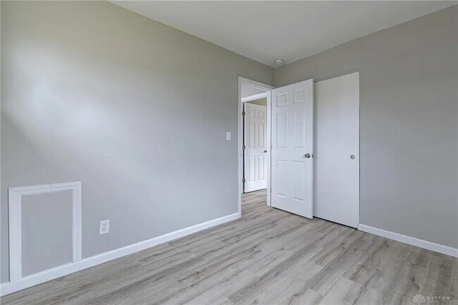 Building Photo - 2207 Whitney Pl