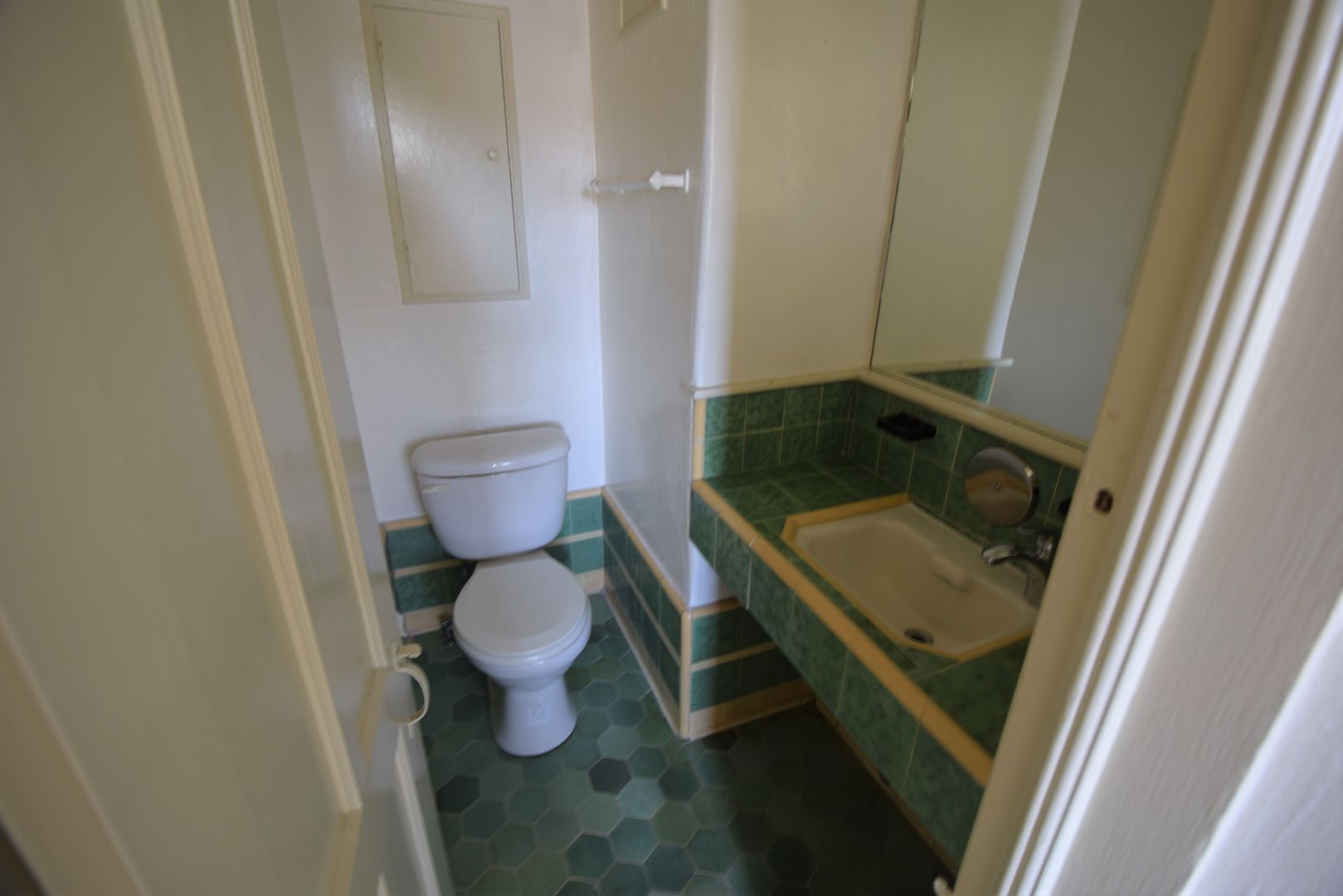 Building Photo - 1008 Orange Grv Ave